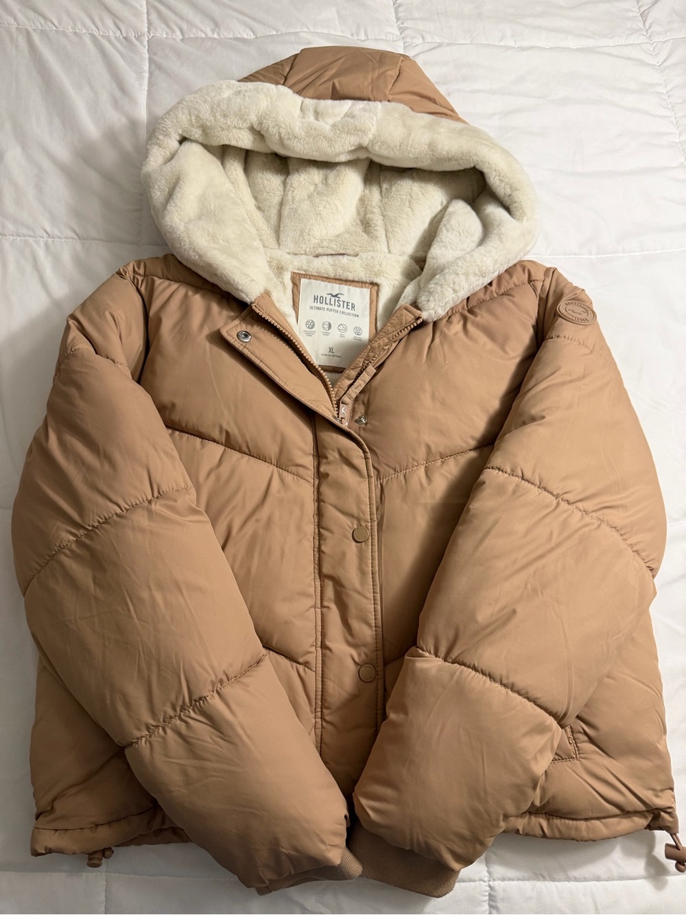 Hollister Women's Tan Puffer Jacket with Sherpa-Lined Hood
